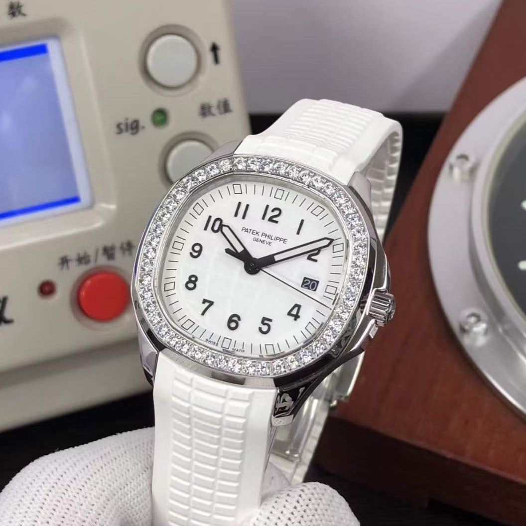 White Aquanaut Watch | Aquanaut Luxurious Watch | luxurygroup