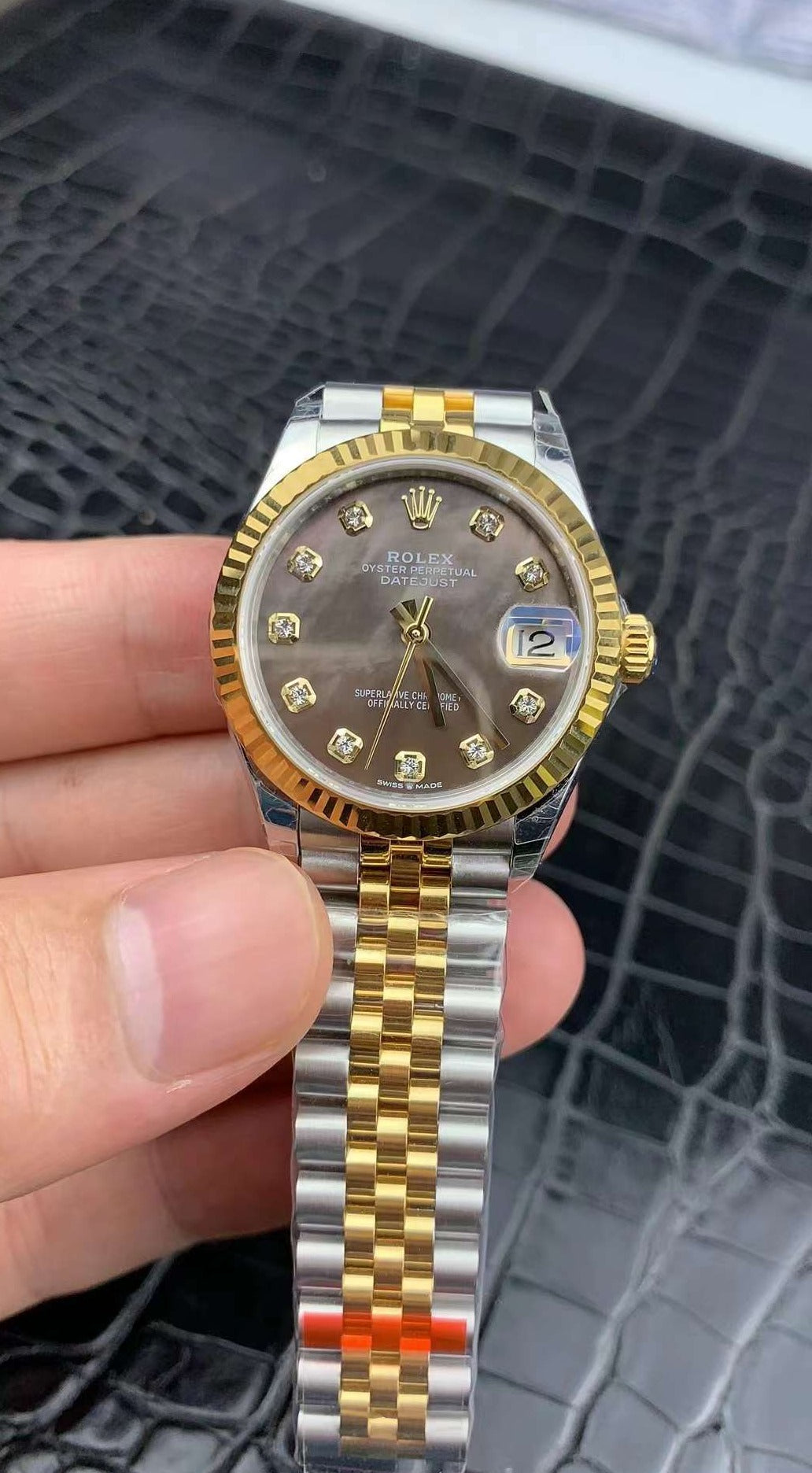 rolex datejust 31 gold bezel