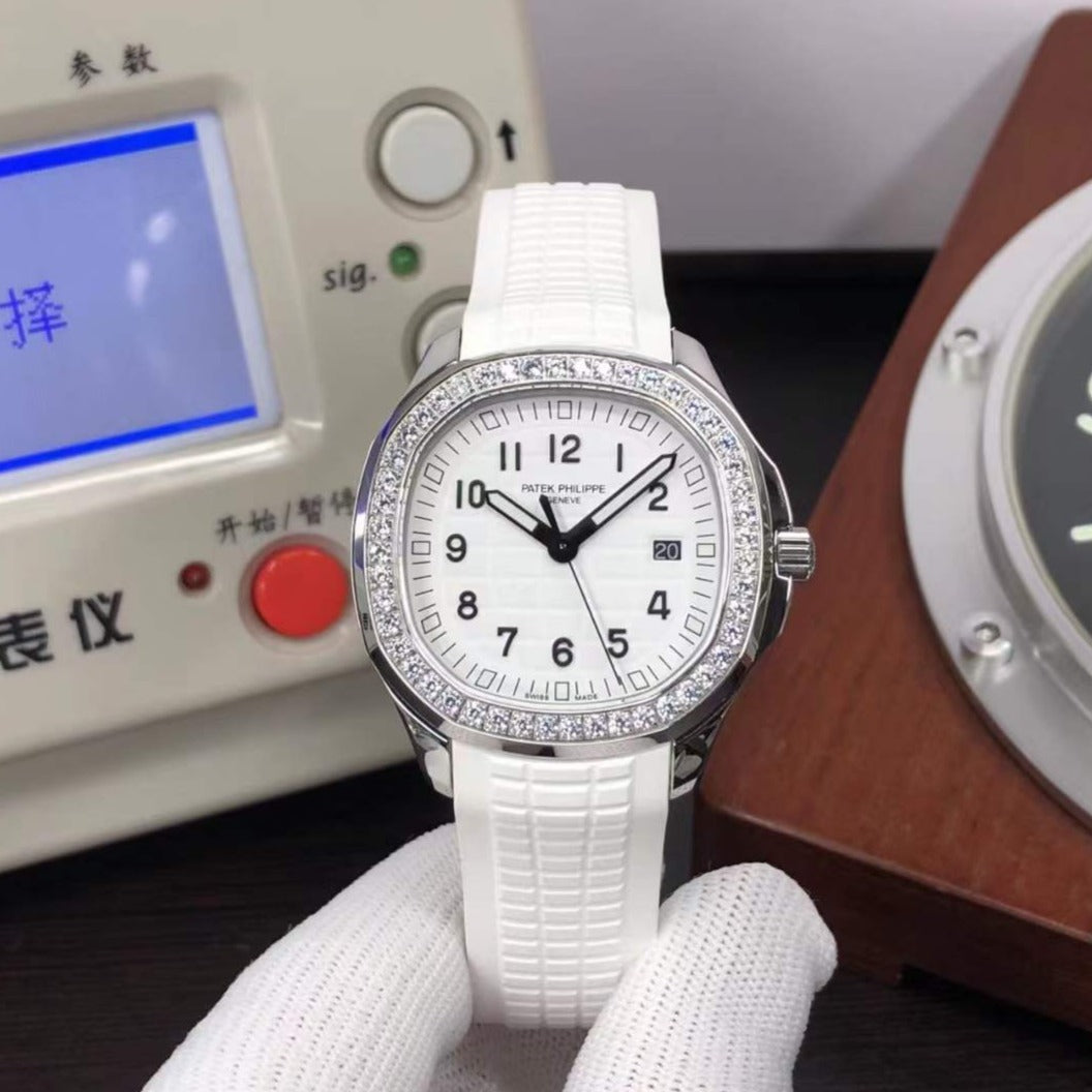 White Aquanaut Watch | Aquanaut Luxurious Watch | luxurygroup