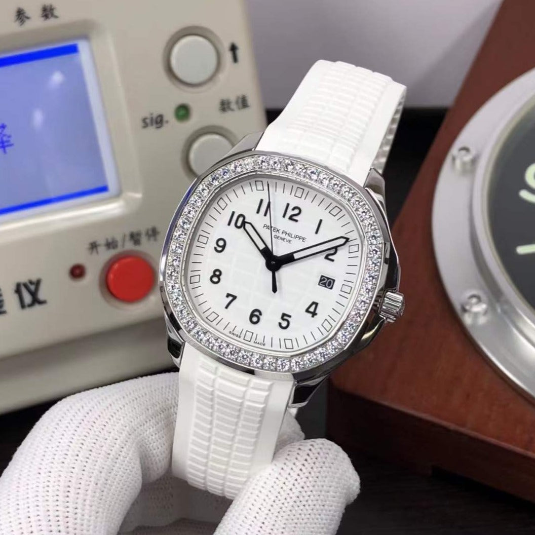 White Aquanaut Watch | Aquanaut Luxurious Watch | luxurygroup